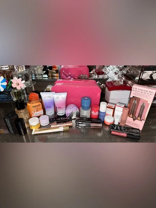 21pc Assortment Of Makeup, Skincare, Haircare, & Pink Jelly Glitter Pouch - Picture 1 of 13